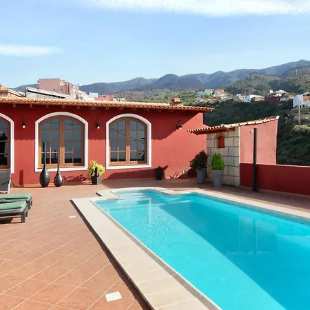 Bonita Casa * La Corujera