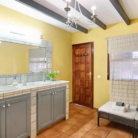 Bonita Casa La Corujera