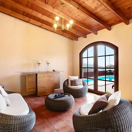 Bonita Casa La Corujera