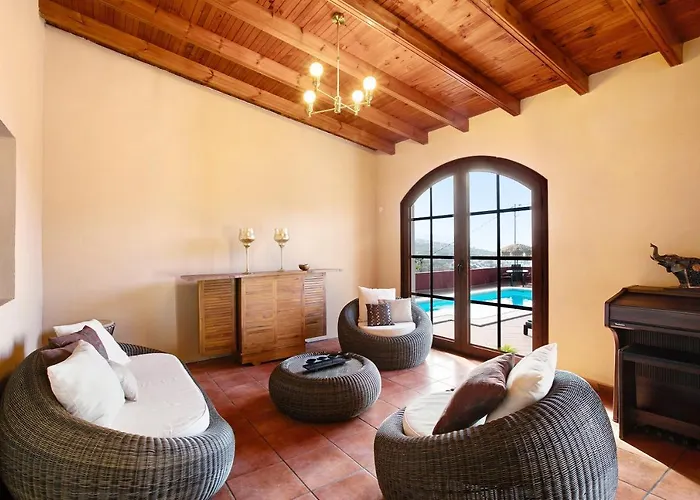 Bonita Casa La Corujera